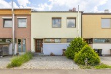 Vorderseite Haus Sch�nes und modernisiertes Reihenhaus in familienfreundlicher Lage in Kirchheim unter Teck