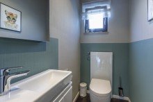 G�ste WC Moderne 3,5-Zi. Wohnung im Herzen von Kirchheim Teck: Lichtdurchflutet, mit Balkon & TG-Stellplatz!