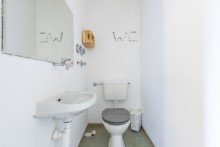 Separates WC 3-Zimmer-Wohnung mit Balkon und Tiefgaragenstellplatz