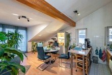Wohnung DG DSC7886 Vermietete 2-Zi.Wohnung im Dachgeschoss mit Carport-Stellplatz  und Keller