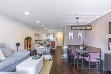 Blick zur K�che Moderne 3,5-Zi. Wohnung im Herzen von Kirchheim Teck: Lichtdurchflutet, mit Balkon & TG-Stellplatz!