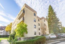 Blick von der Stra�e 3-Zimmer-Wohnung mit Balkon und Tiefgaragenstellplatz