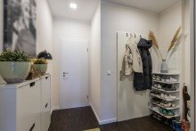 Eingangsbereich Moderne 3,5-Zi. Wohnung im Herzen von Kirchheim Teck: Lichtdurchflutet, mit Balkon & TG-Stellplatz!
