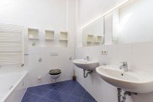 Bad Modernes Reihenmittelhaus in attraktiver Halbh�henlage von N�rtingen