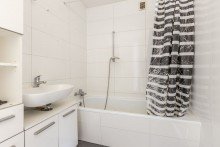 Bad 3-Zimmer-Wohnung mit Balkon und Tiefgaragenstellplatz