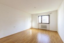 Schlafzimmer 3-Zimmer-Wohnung mit Balkon und Tiefgaragenstellplatz