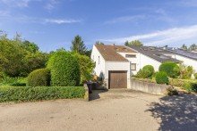 Seitenansicht links  Charmantes Reiheneckhaus in Traumlage: Ihr neues Zuhause wartet! 