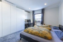 Schlafzimmer Moderne 3,5-Zi. Wohnung im Herzen von Kirchheim Teck: Lichtdurchflutet, mit Balkon & TG-Stellplatz!